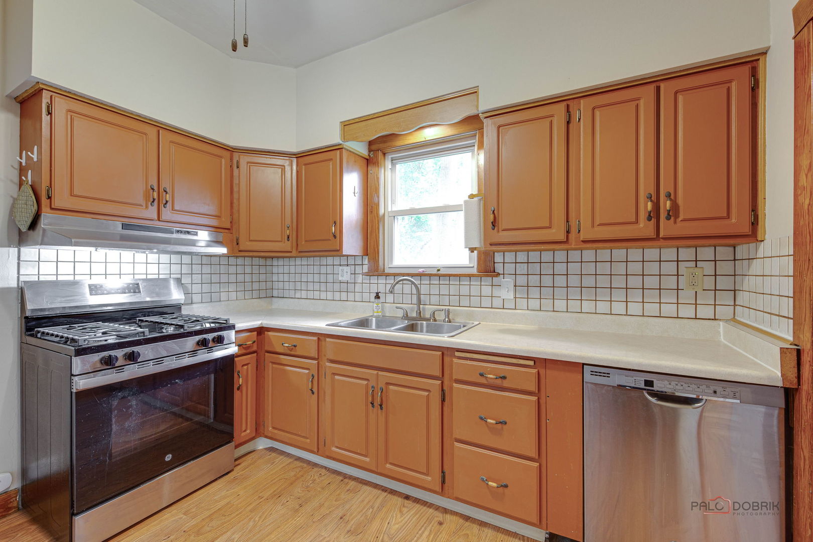 1027 St John Street, Elgin, IL 60120