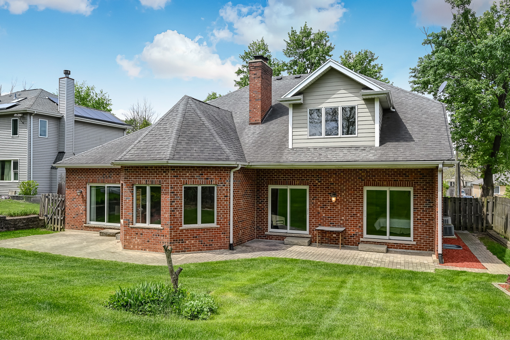 8827 Palisades Road, Burr Ridge, IL 60527