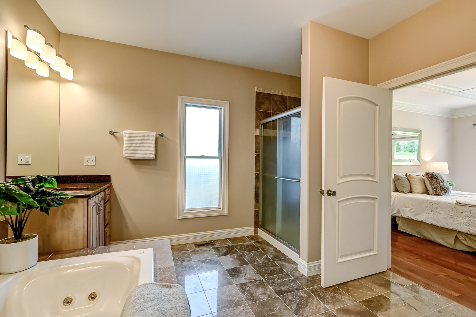 8827 Palisades Road, Burr Ridge, IL 60527
