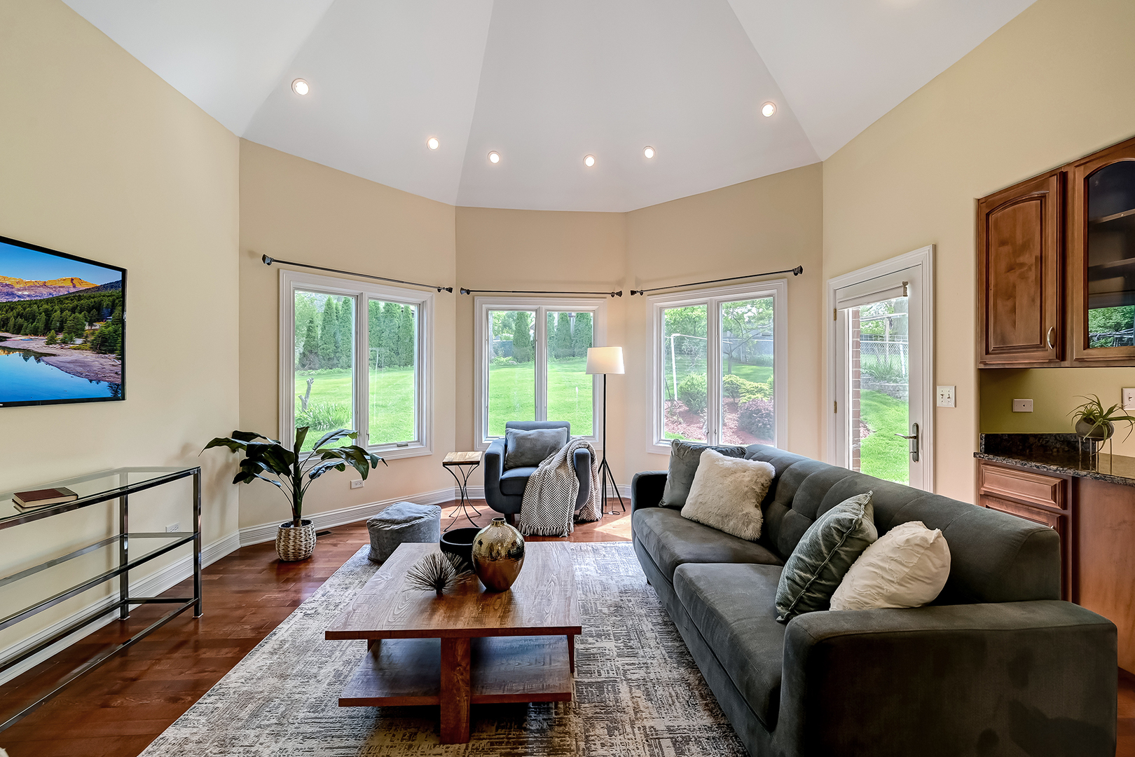 8827 Palisades Road, Burr Ridge, IL 60527