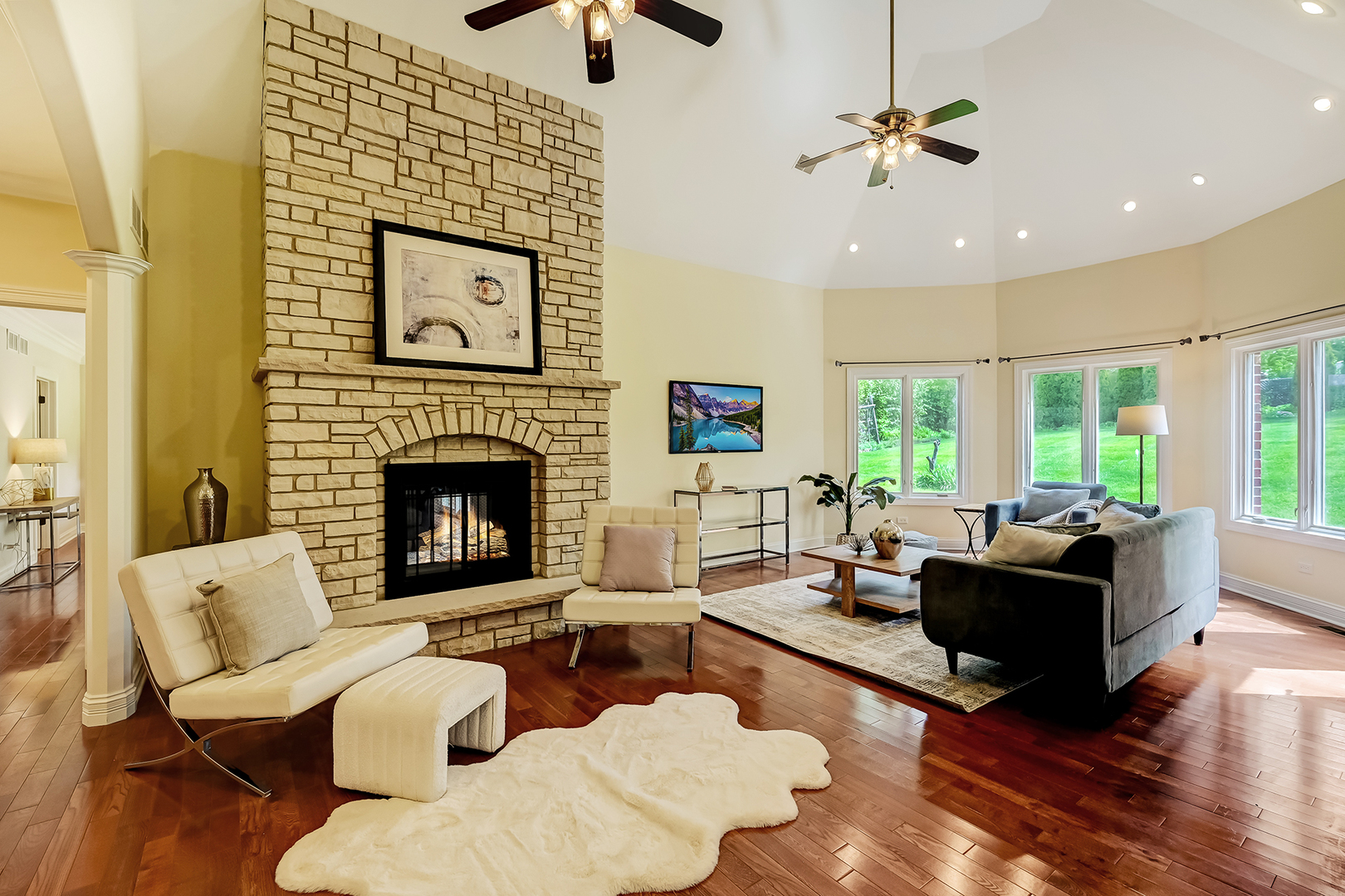 8827 Palisades Road, Burr Ridge, IL 60527
