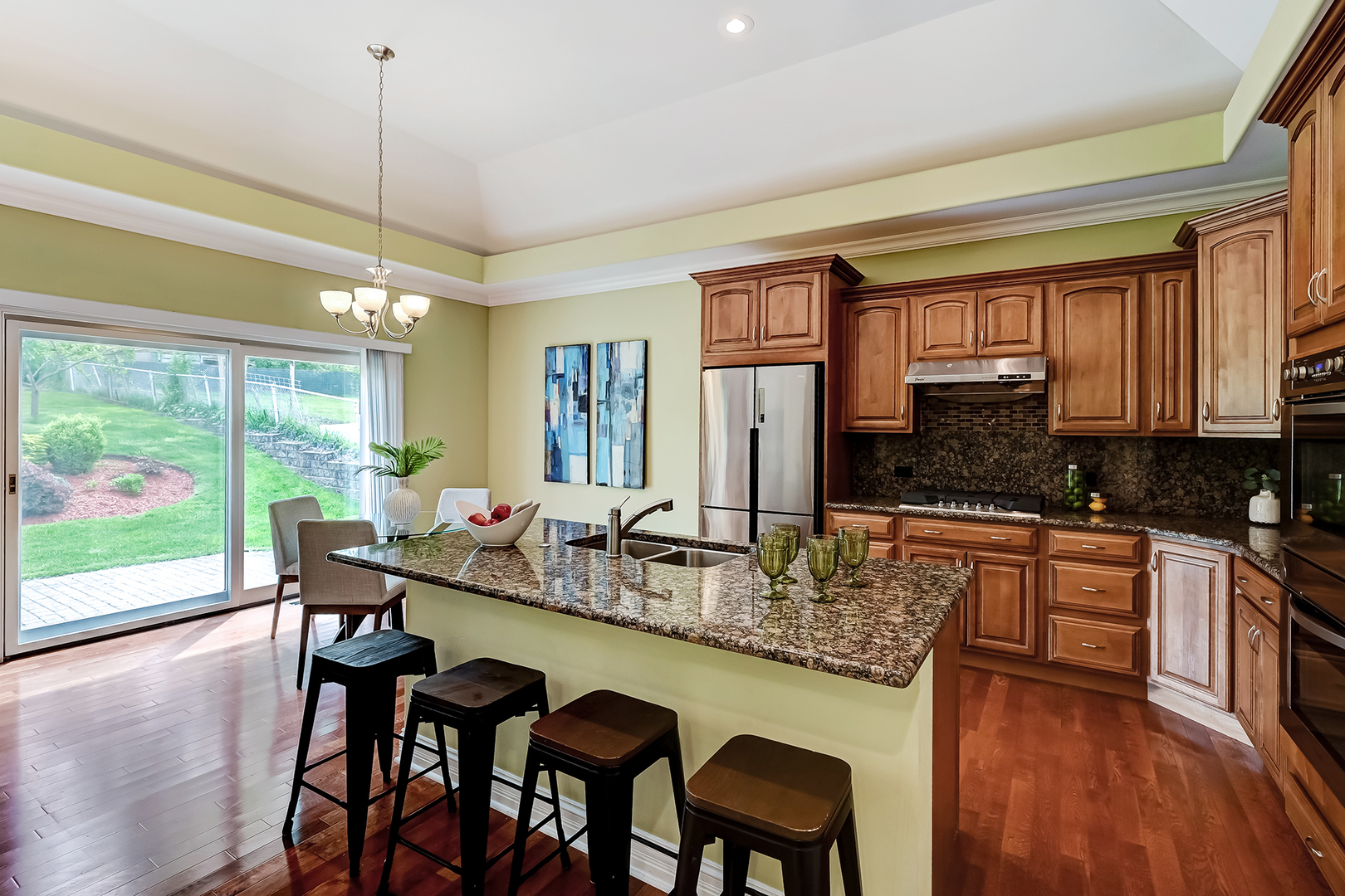 8827 Palisades Road, Burr Ridge, IL 60527