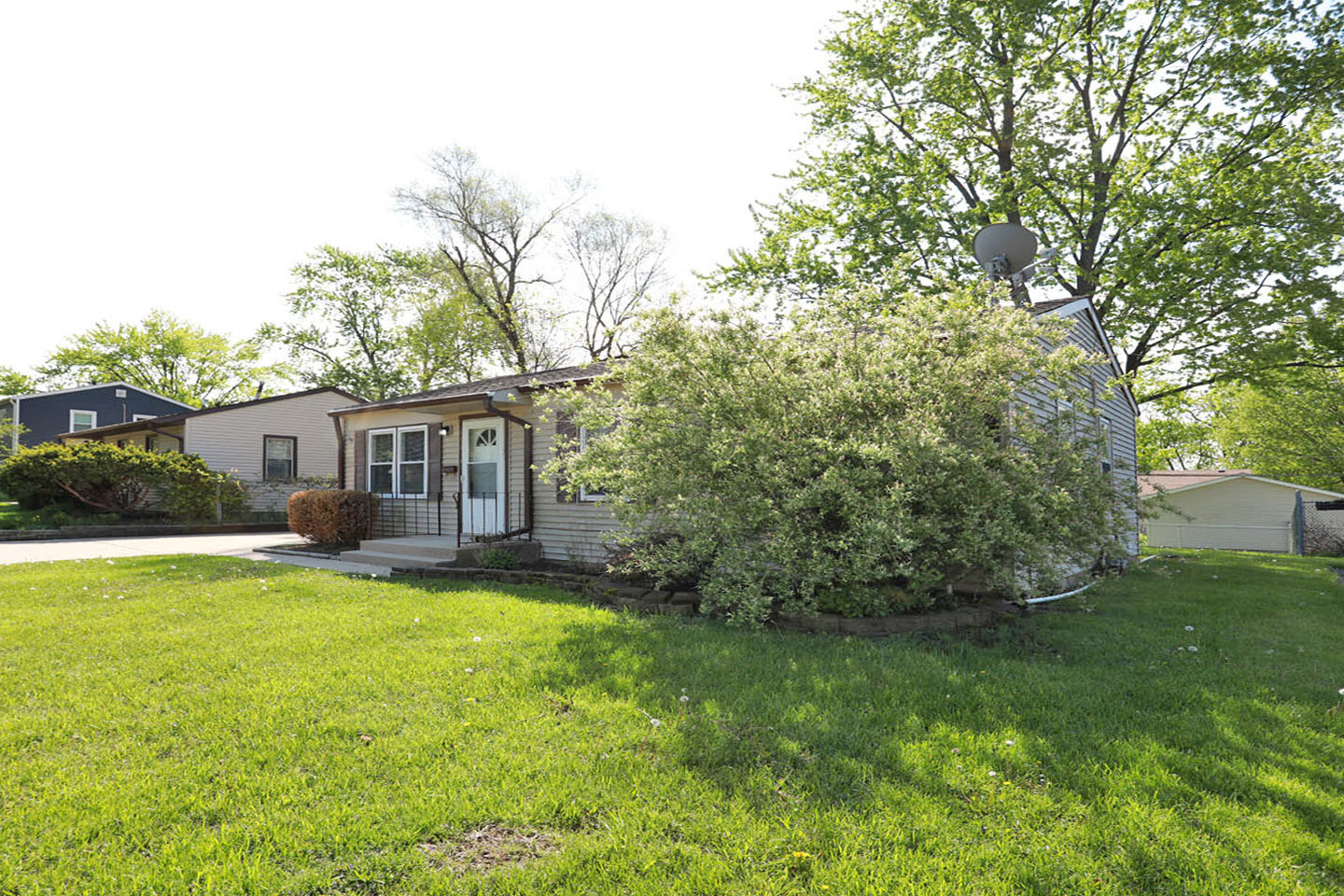 111 Elm Lane, Streamwood, IL 60107