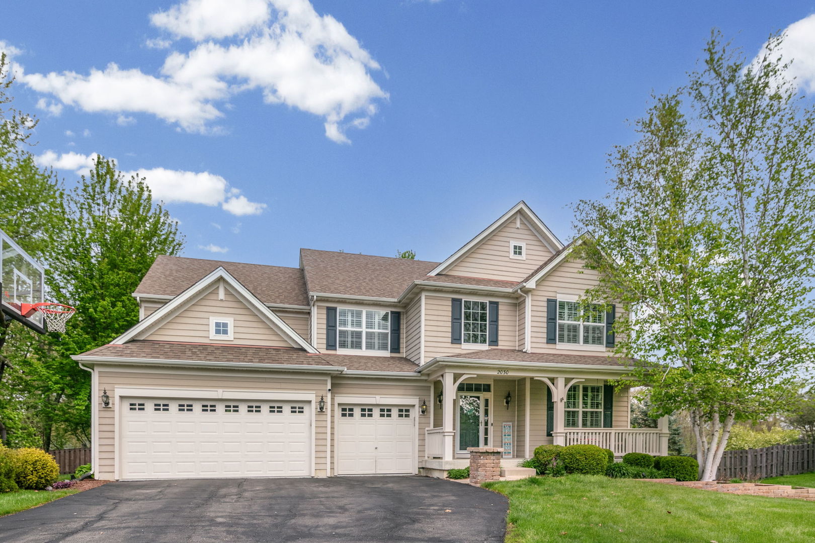 2030 LUCCA Court, Elgin, IL 60123