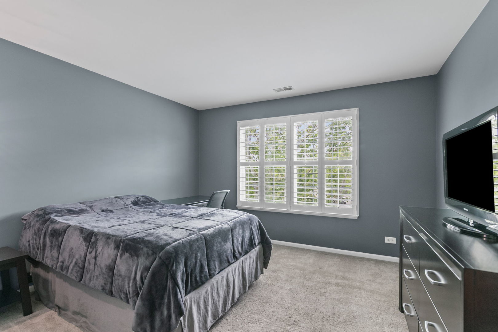 2030 LUCCA Court, Elgin, IL 60123