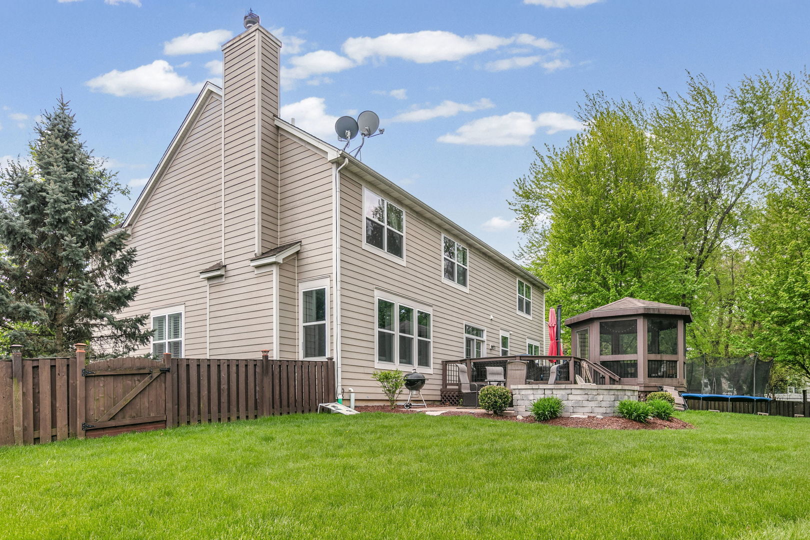 2030 LUCCA Court, Elgin, IL 60123