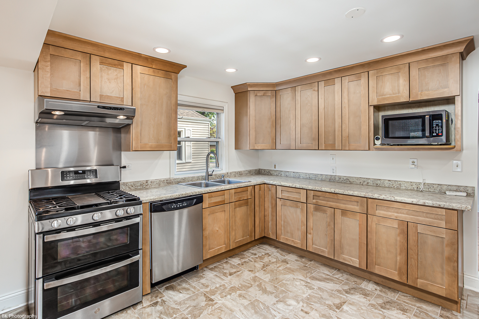 9418 Tulley Avenue, Oak Lawn, IL 60453
