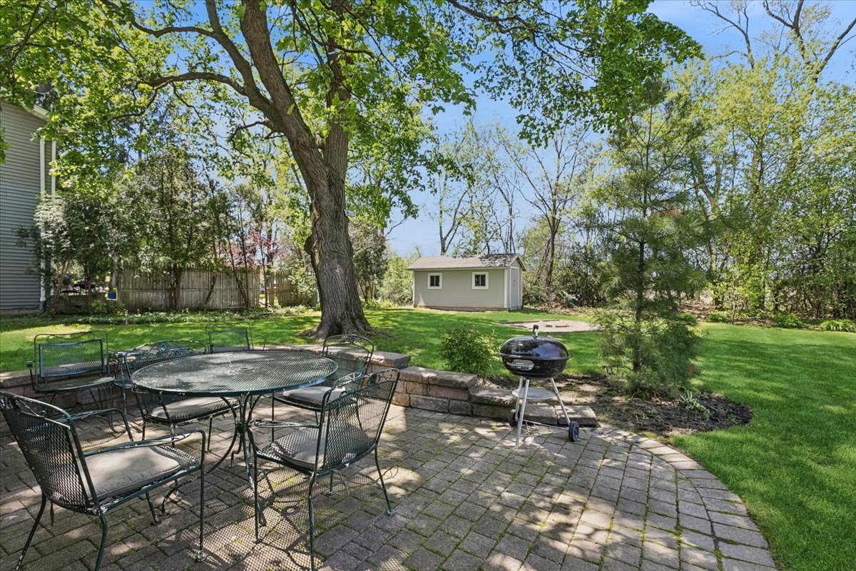 19762 W West Shore Drive, Mundelein, IL 60060
