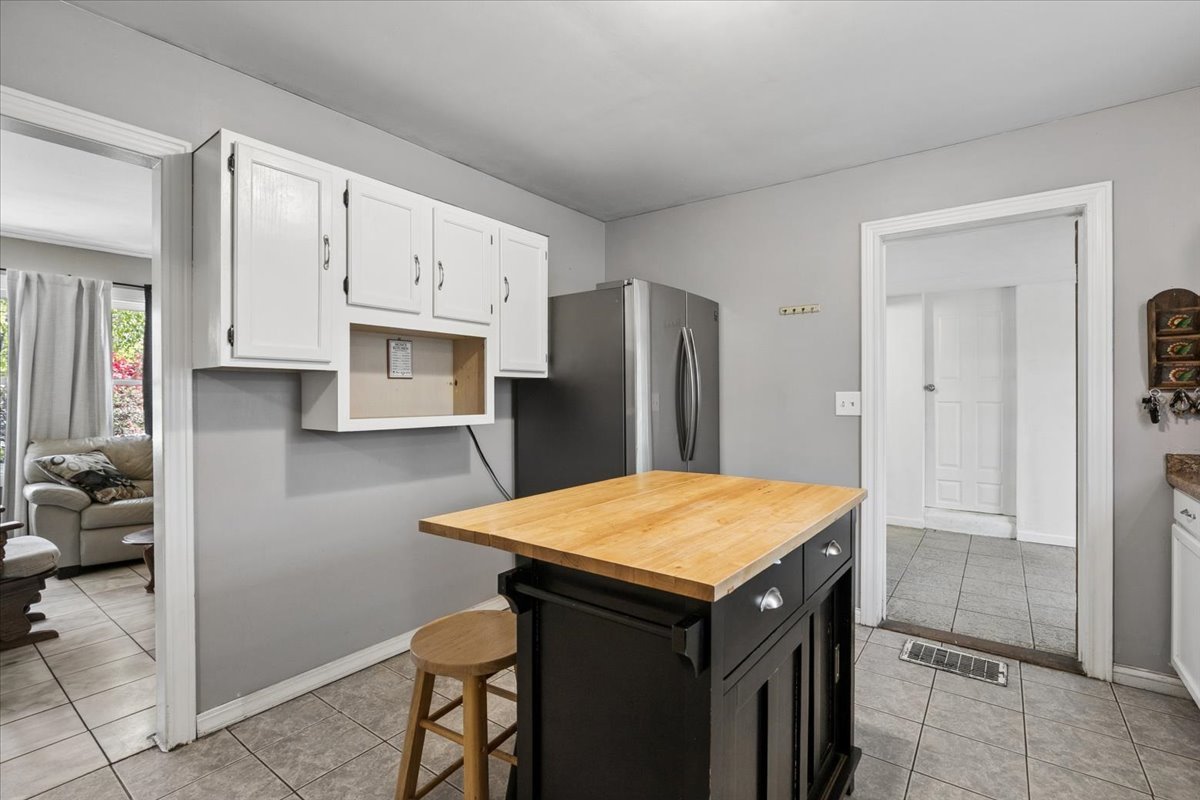 19762 W West Shore Drive, Mundelein, IL 60060