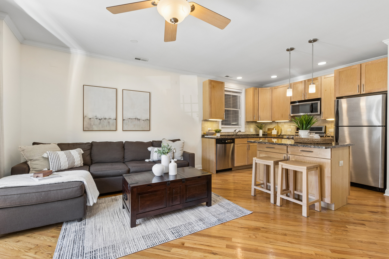 1152 W Roscoe Street #1W, Chicago, IL 60657