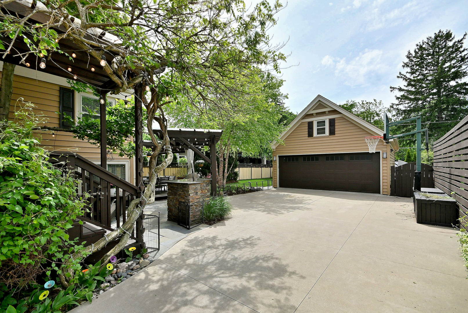 114 S Poplar Avenue, Elmhurst, IL 60126