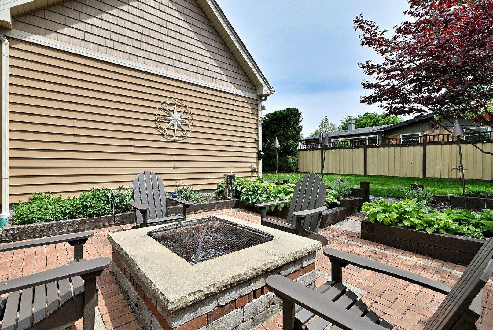114 S Poplar Avenue, Elmhurst, IL 60126