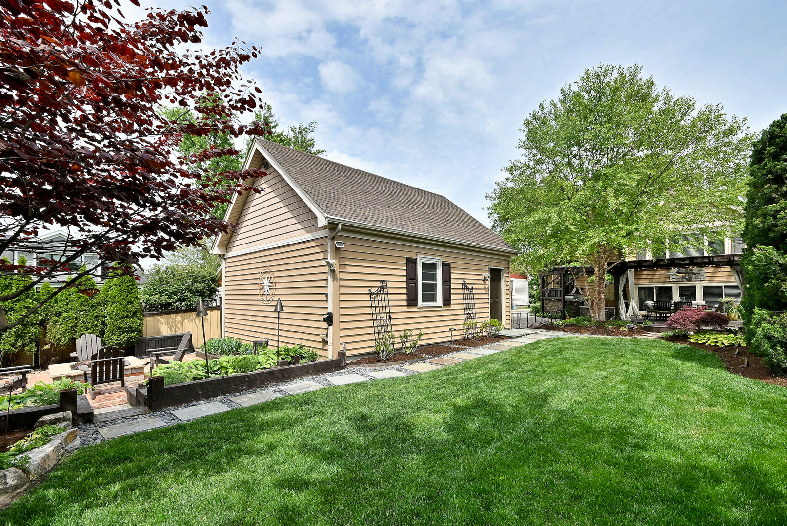 114 S Poplar Avenue, Elmhurst, IL 60126