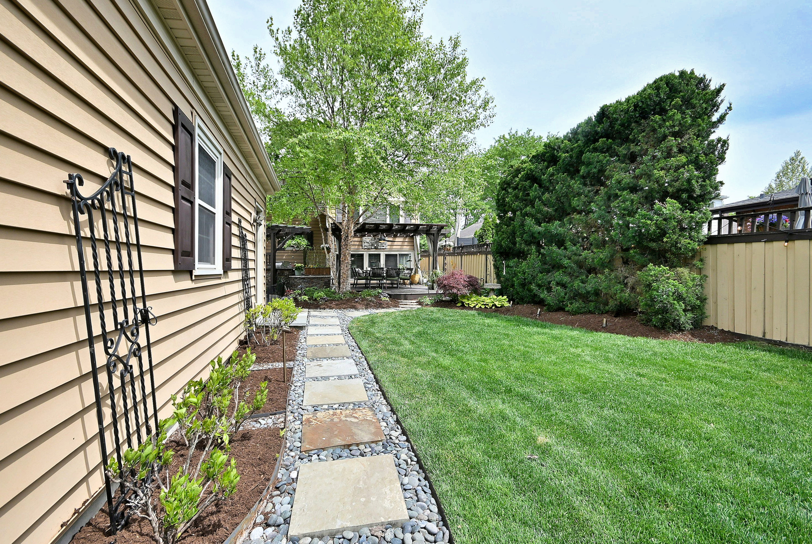 114 S Poplar Avenue, Elmhurst, IL 60126