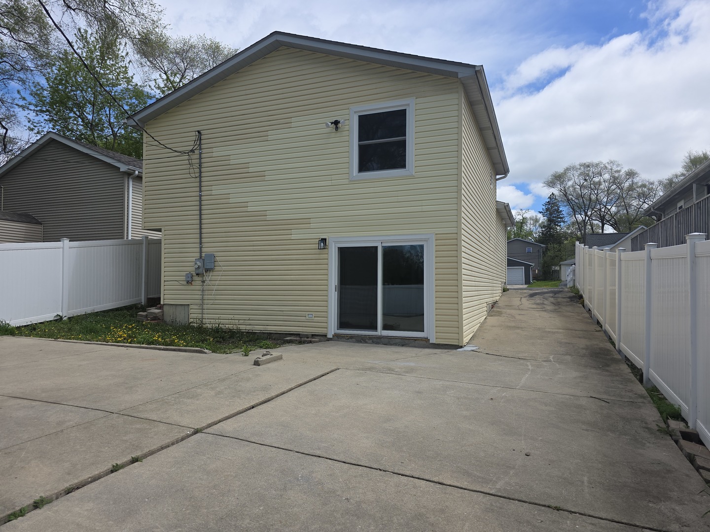 306 Brierhill Drive, Round Lake Park, IL 60073