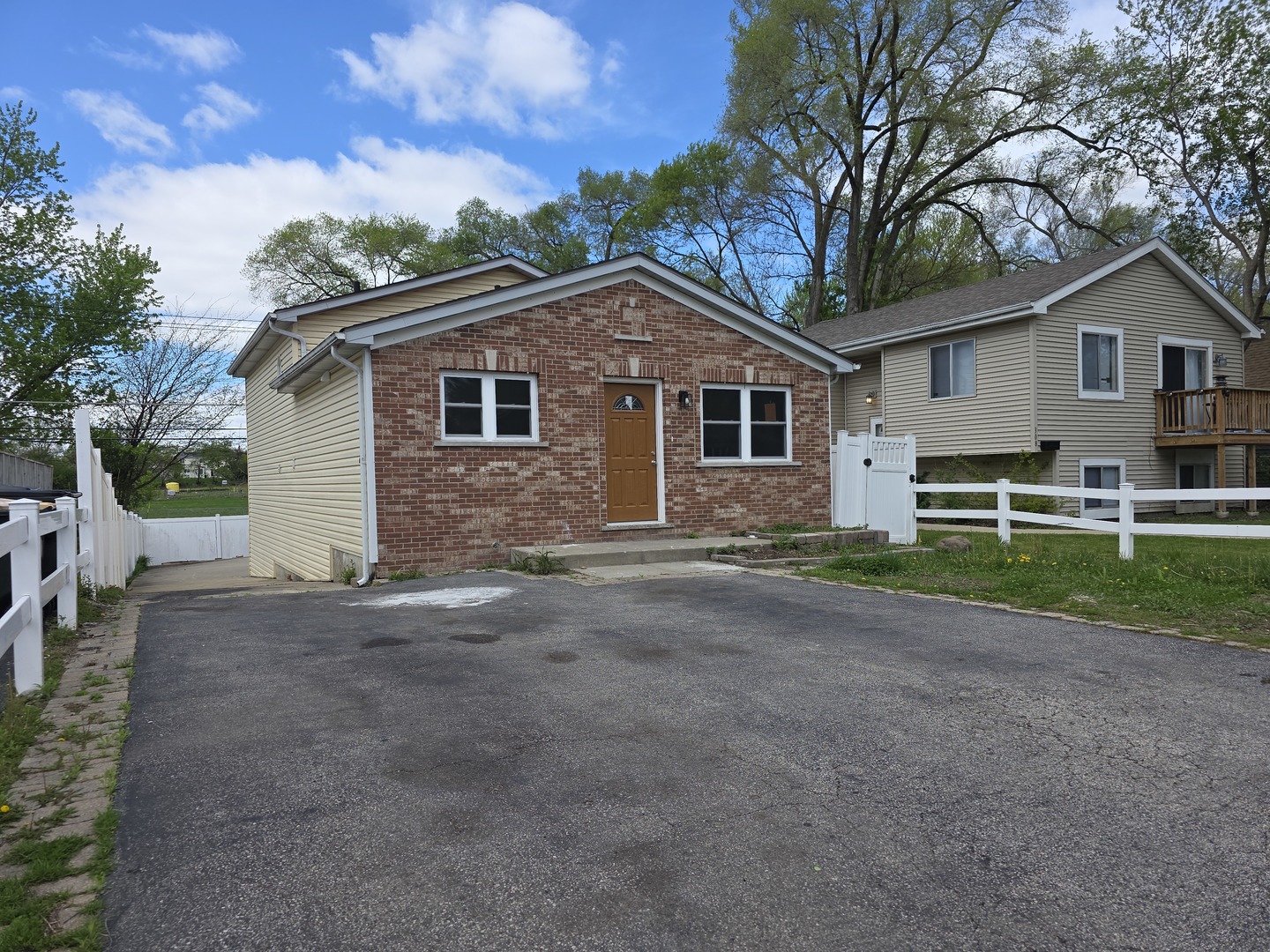 306 Brierhill Drive, Round Lake Park, IL 60073