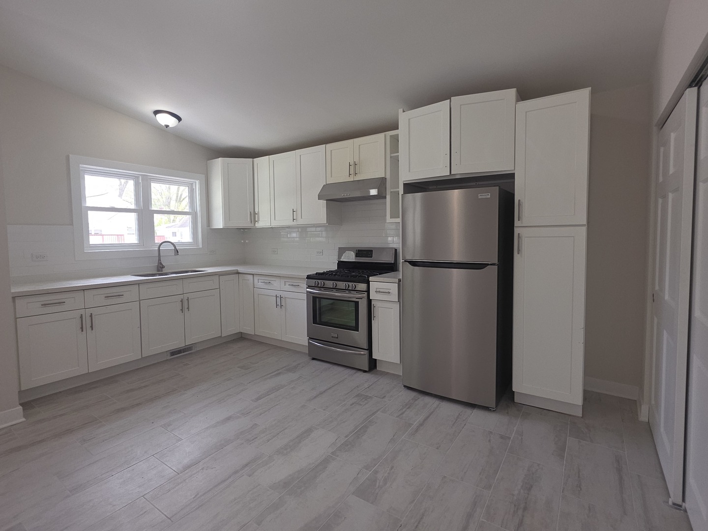 306 Brierhill Drive, Round Lake Park, IL 60073