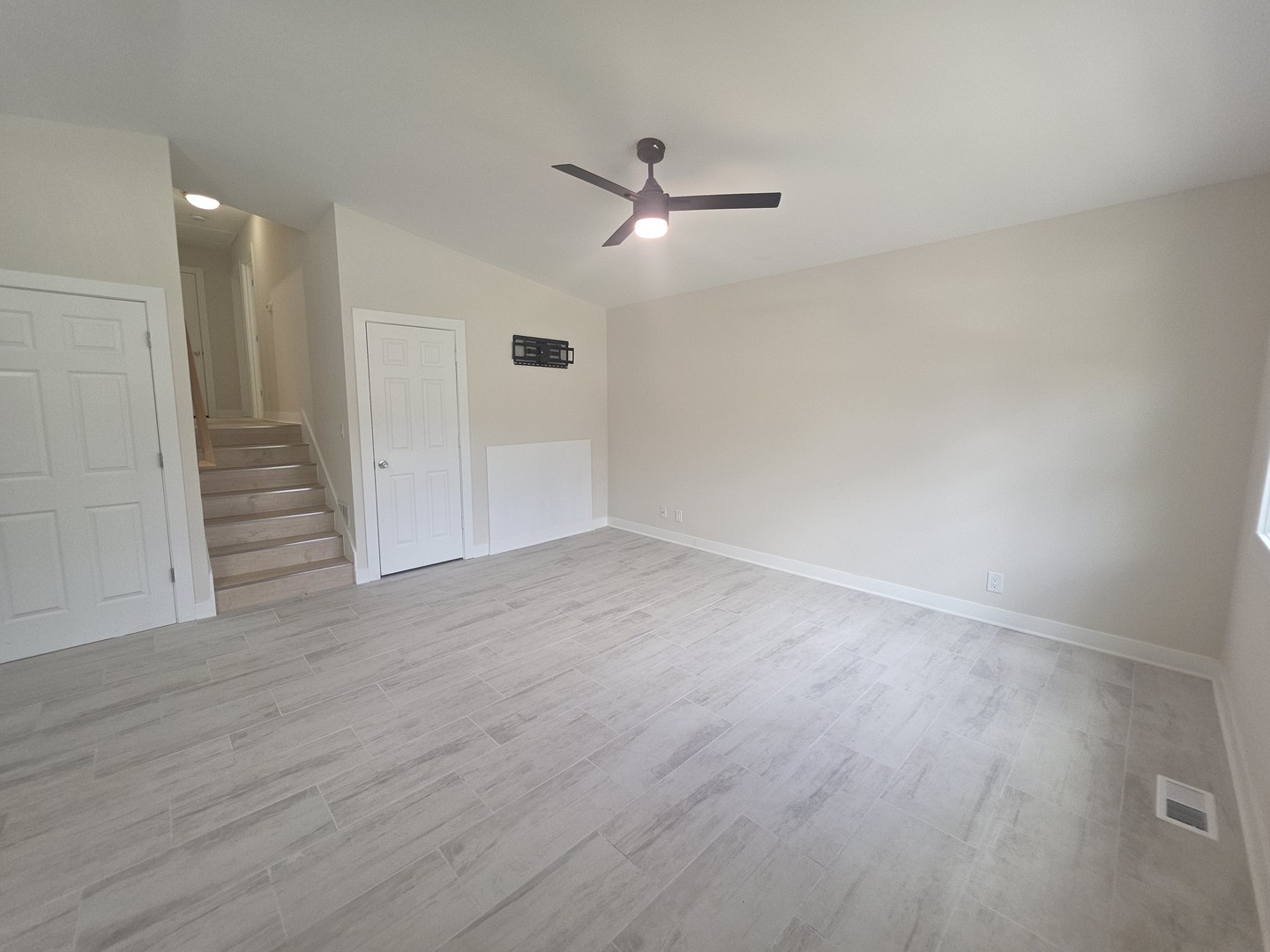 306 Brierhill Drive, Round Lake Park, IL 60073