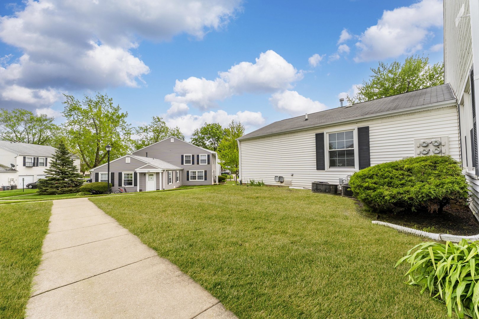 1261 Prairie Avenue #B, Glendale Heights, IL 60139