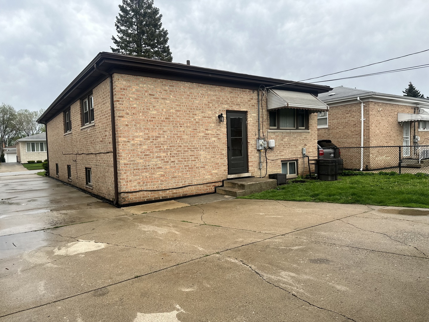 600 Escanaba Avenue, Calumet City, IL 60409