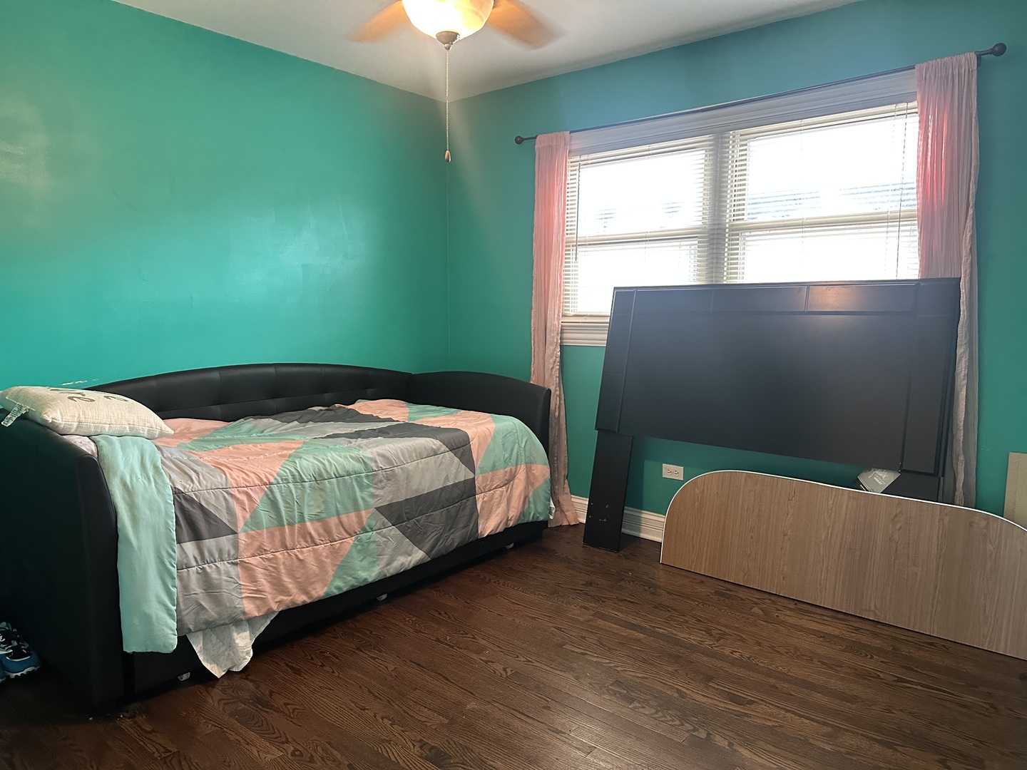 600 Escanaba Avenue, Calumet City, IL 60409