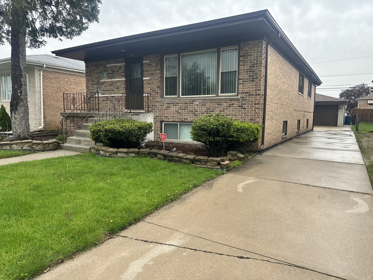 600 Escanaba Avenue, Calumet City, IL 60409