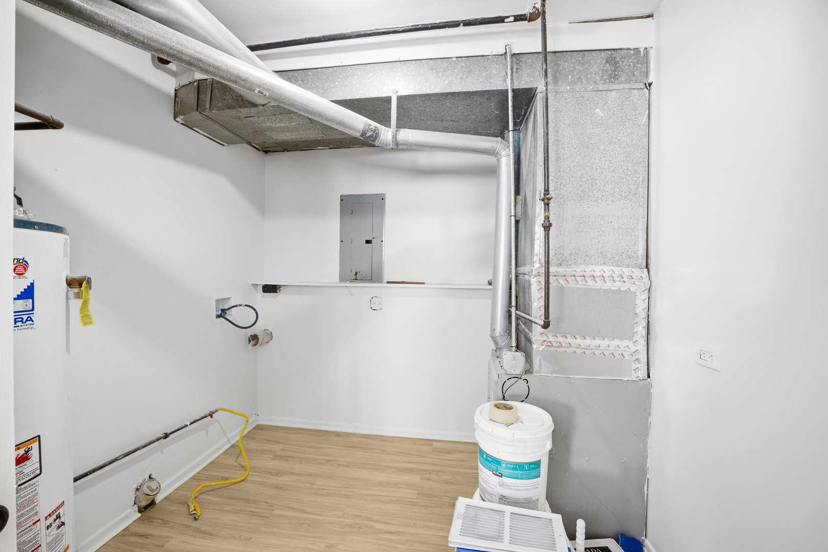 2908 Oakwood Avenue, McHenry, IL 60051