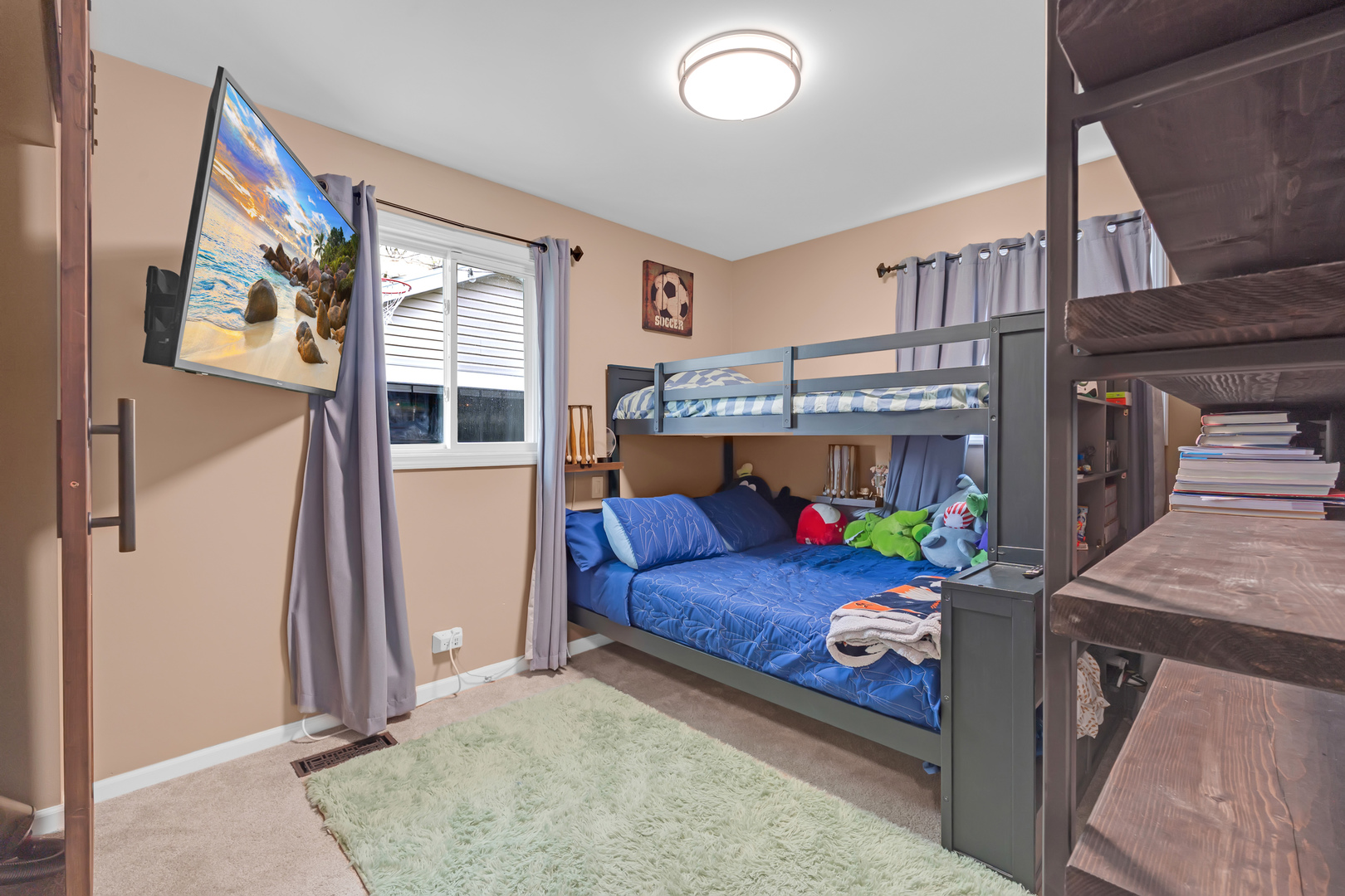 52 Sparrow Road, Carpentersville, IL 60110