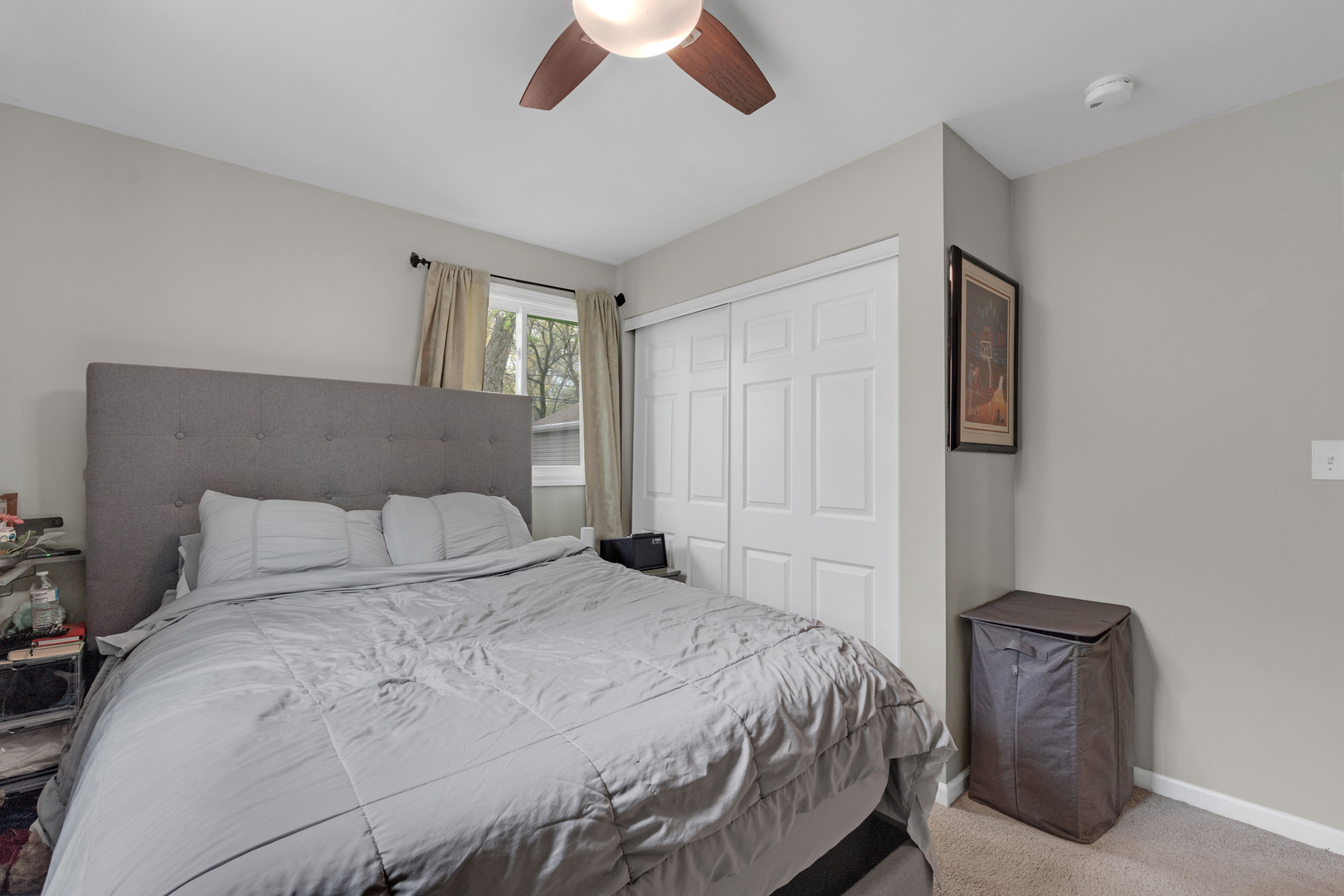 52 Sparrow Road, Carpentersville, IL 60110