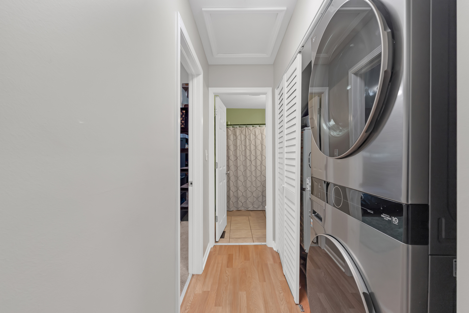 52 Sparrow Road, Carpentersville, IL 60110