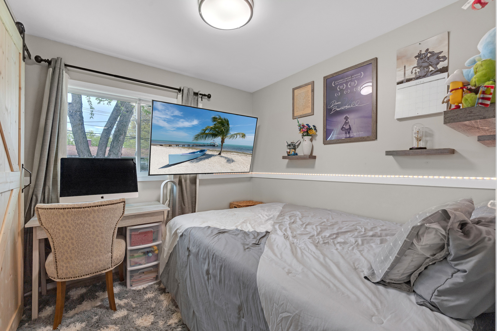 52 Sparrow Road, Carpentersville, IL 60110