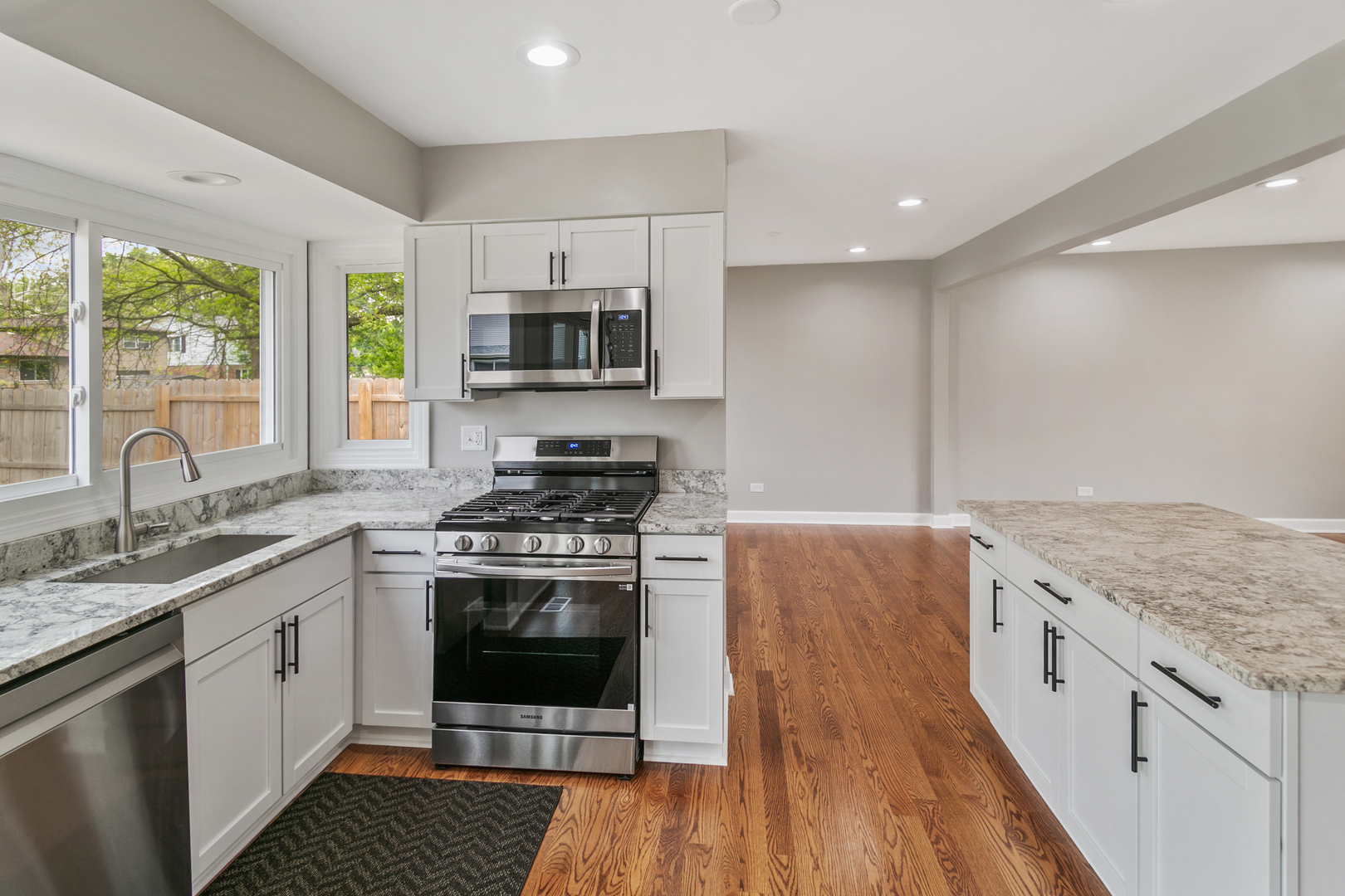 1037 185th Place, Homewood, IL 60430