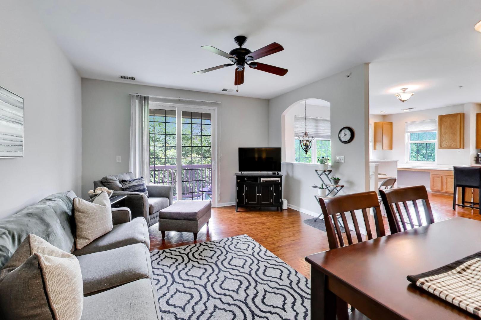 210 Rosehall Drive #250, Lake Zurich, IL 60047