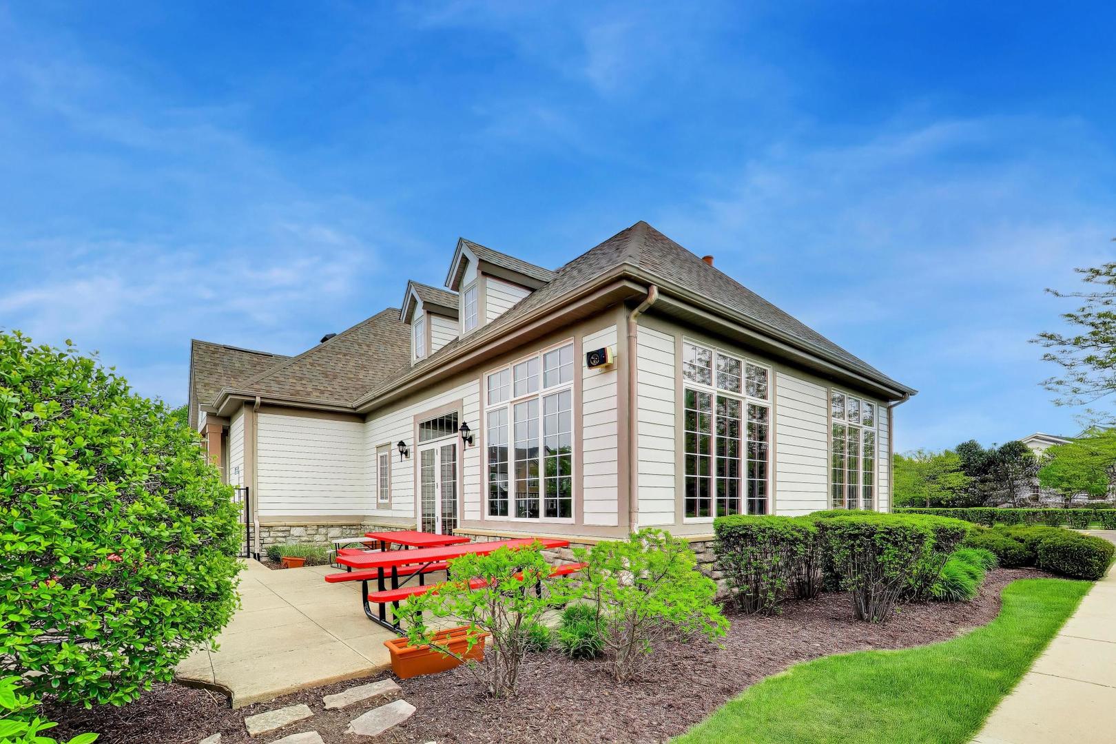 210 Rosehall Drive #250, Lake Zurich, IL 60047