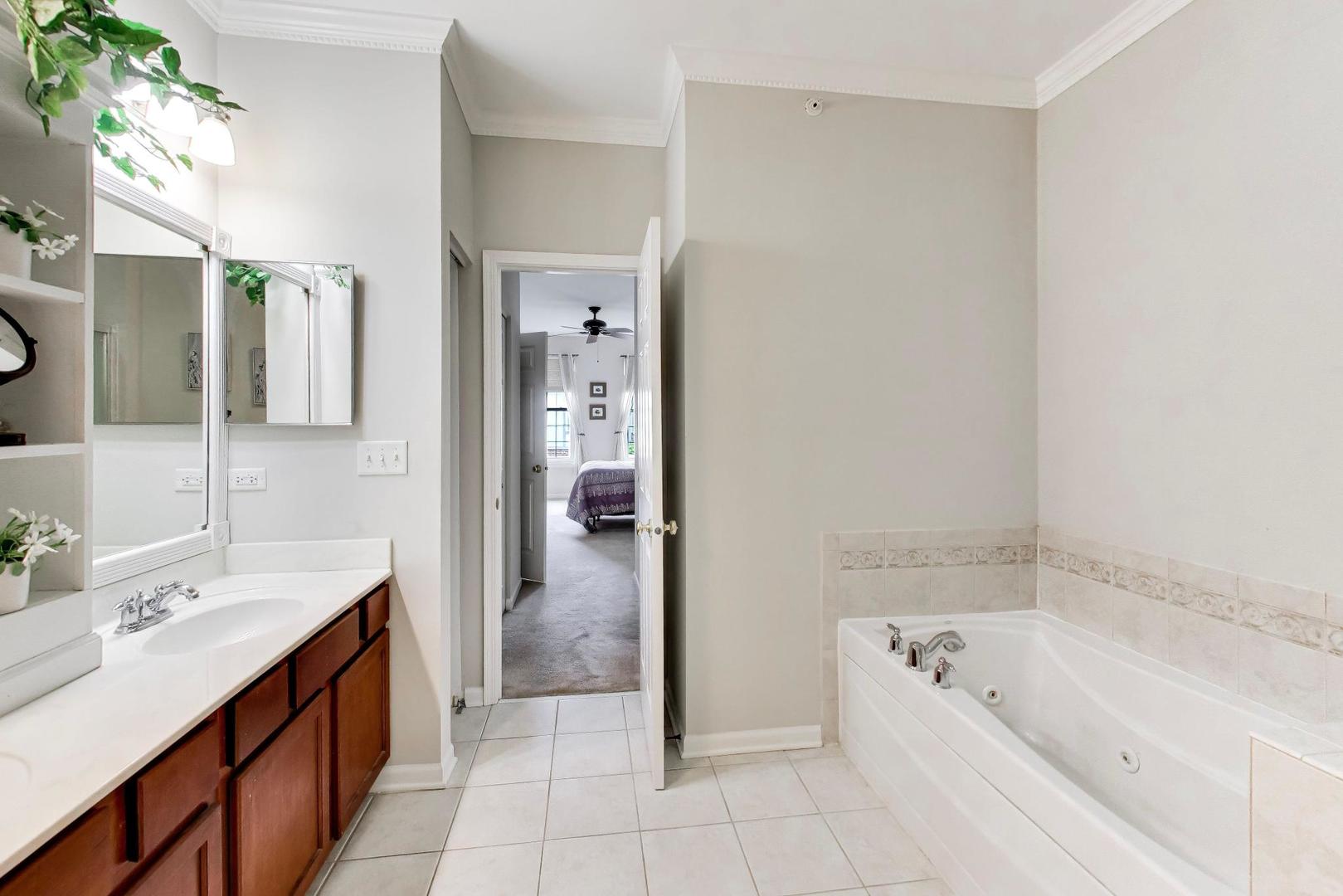 210 Rosehall Drive #250, Lake Zurich, IL 60047