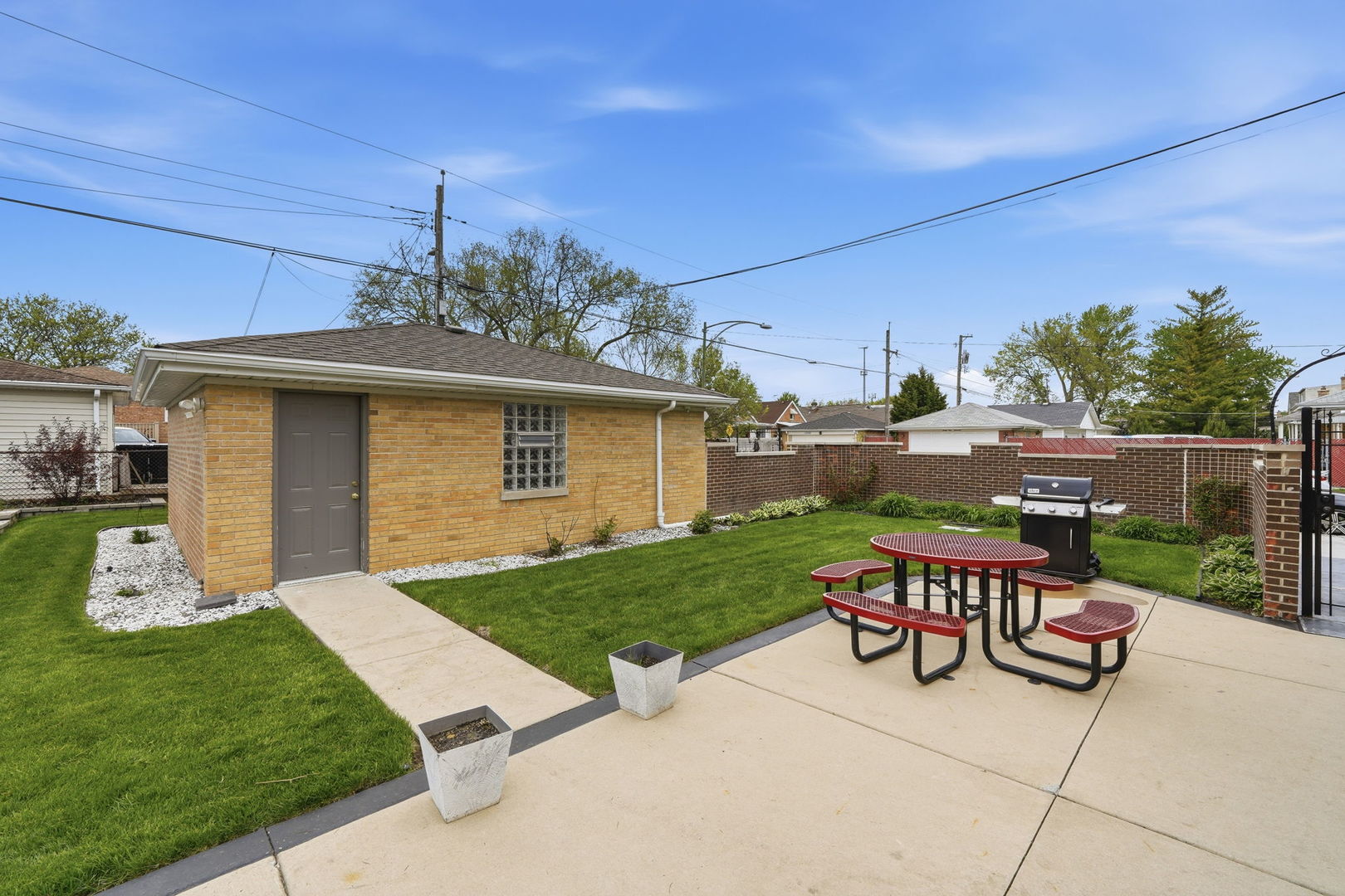 7235 W Barry Avenue, Chicago, IL 60707