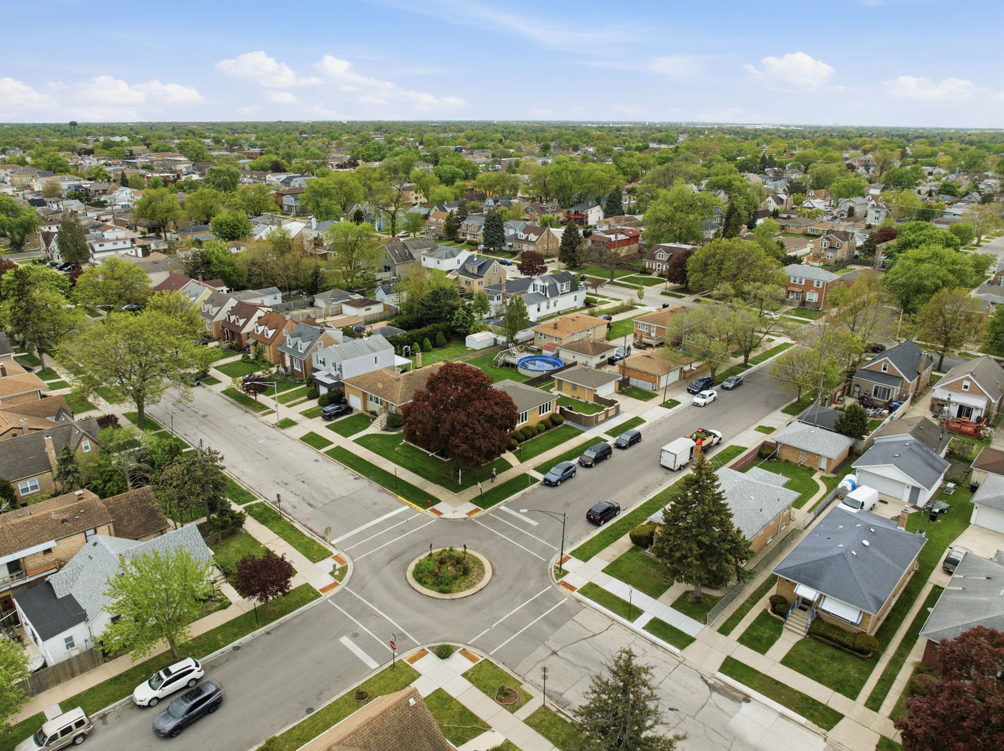 7235 W Barry Avenue, Chicago, IL 60707