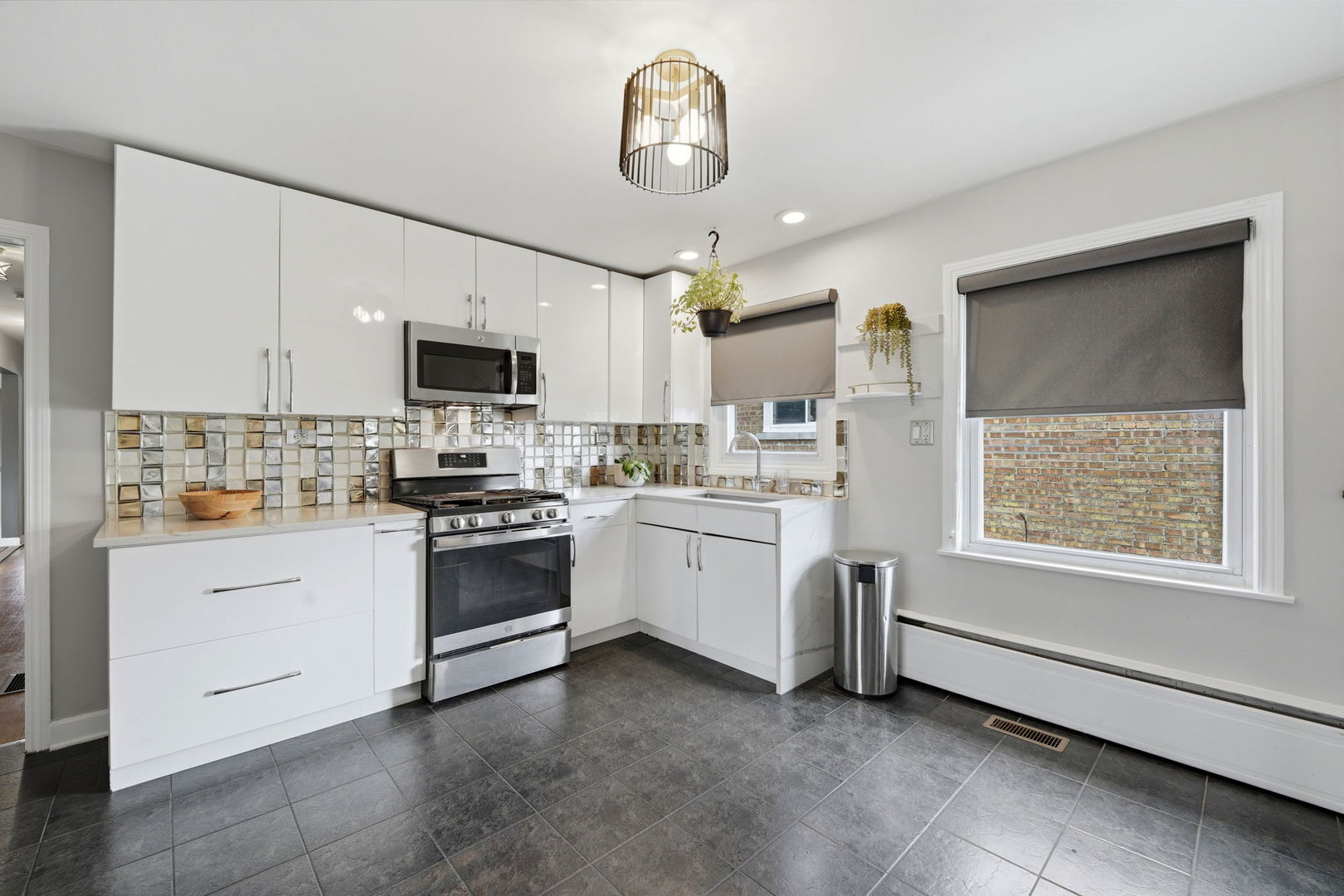 7235 W Barry Avenue, Chicago, IL 60707