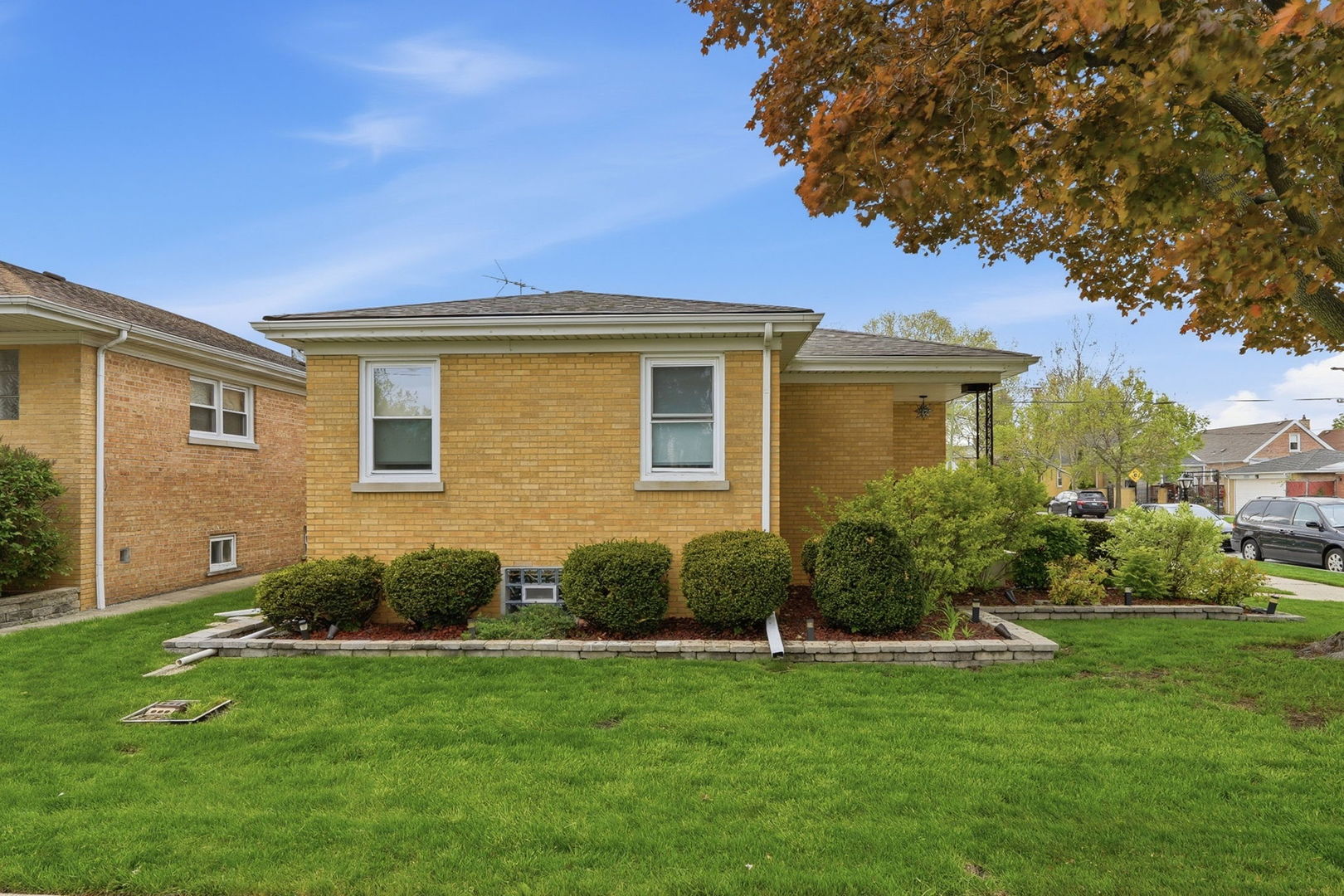 7235 W Barry Avenue, Chicago, IL 60707