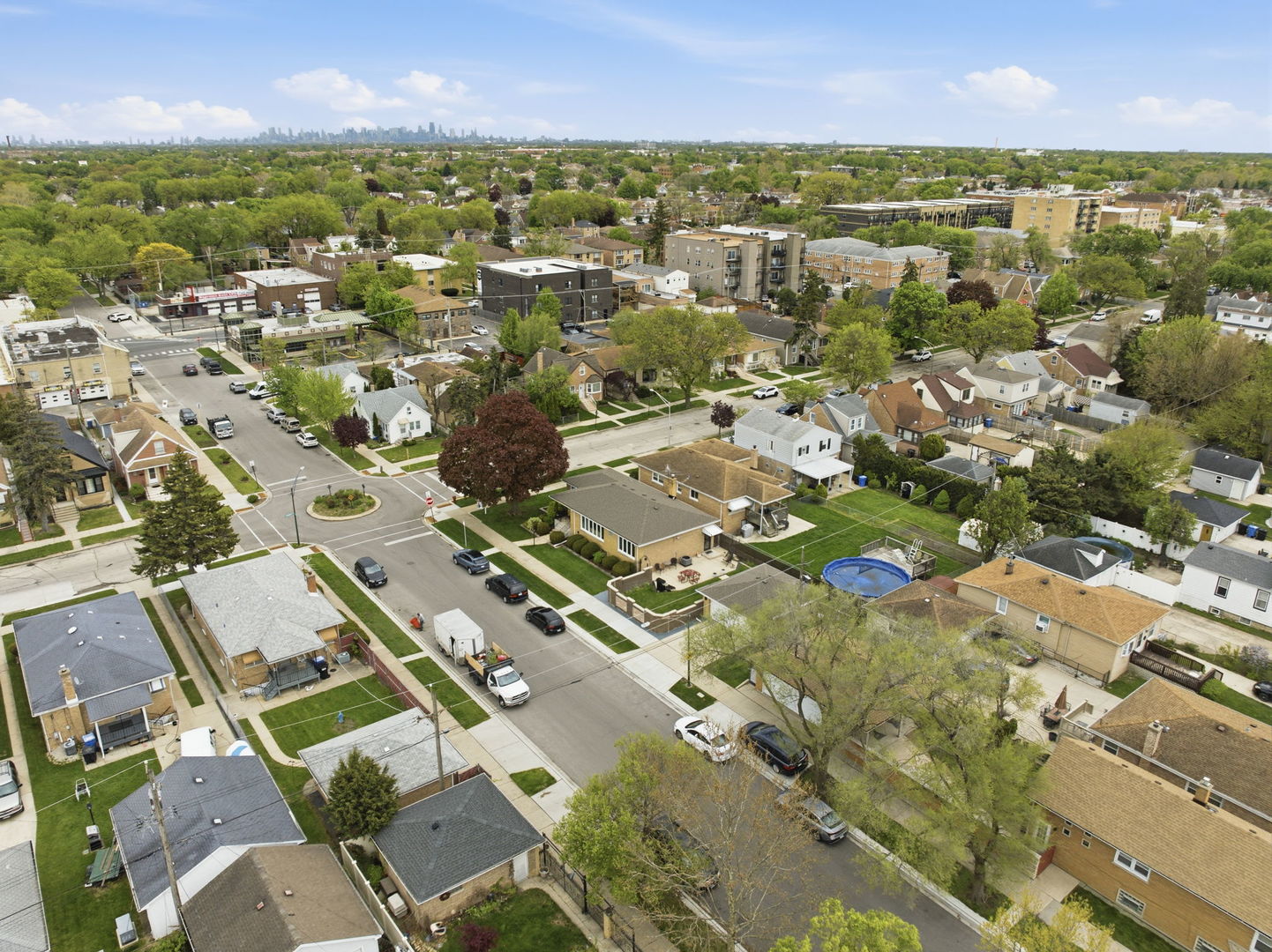 7235 W Barry Avenue, Chicago, IL 60707