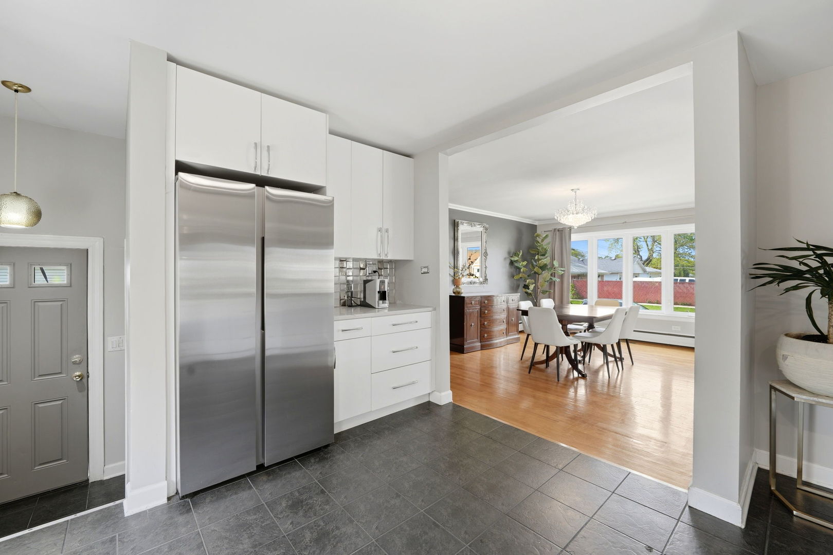 7235 W Barry Avenue, Chicago, IL 60707