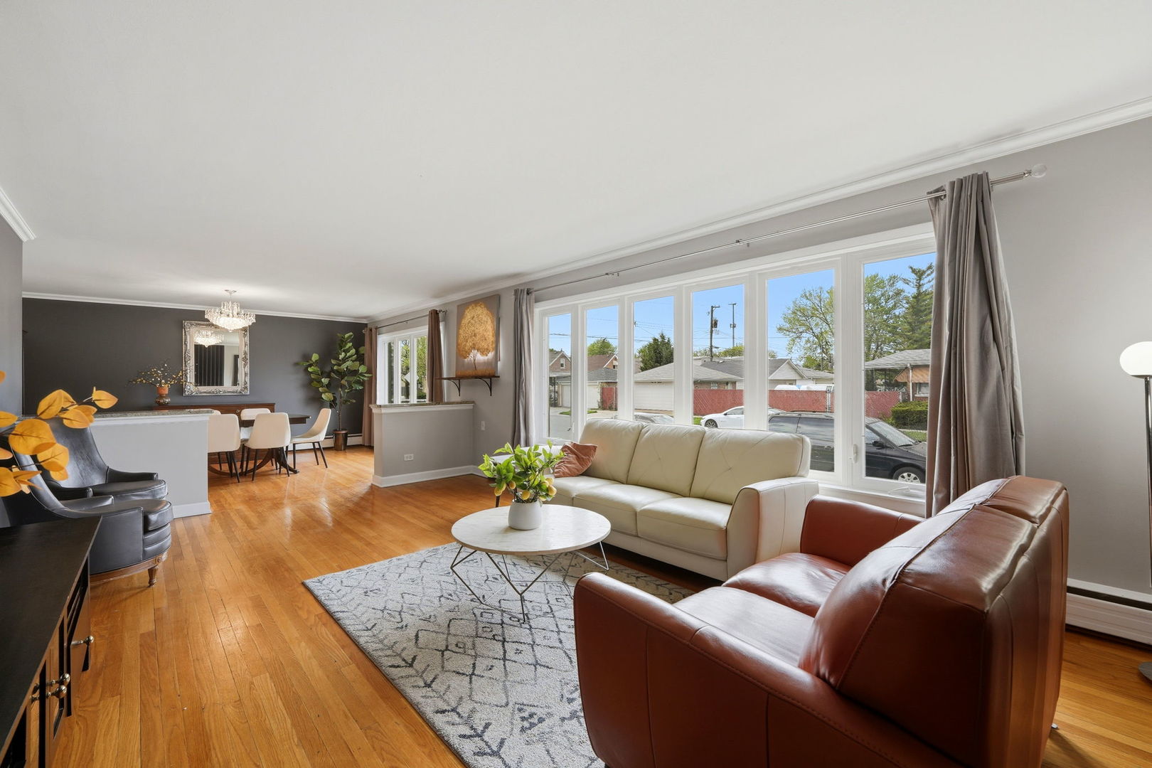 7235 W Barry Avenue, Chicago, IL 60707