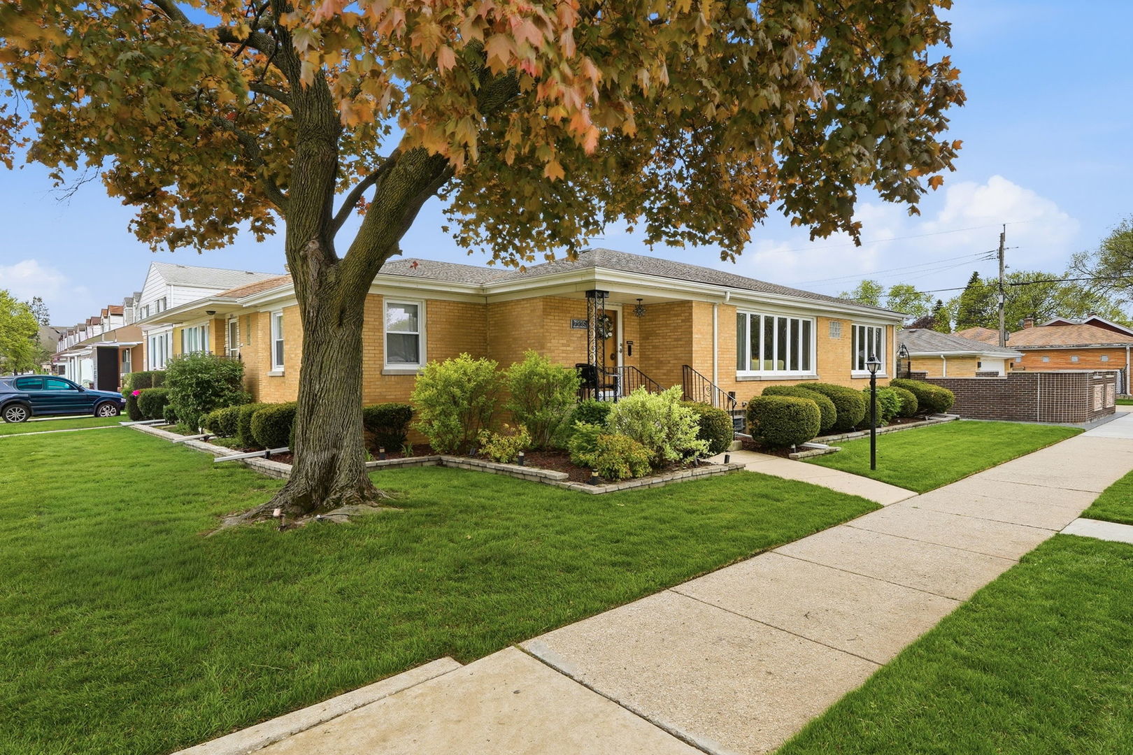7235 W Barry Avenue, Chicago, IL 60707