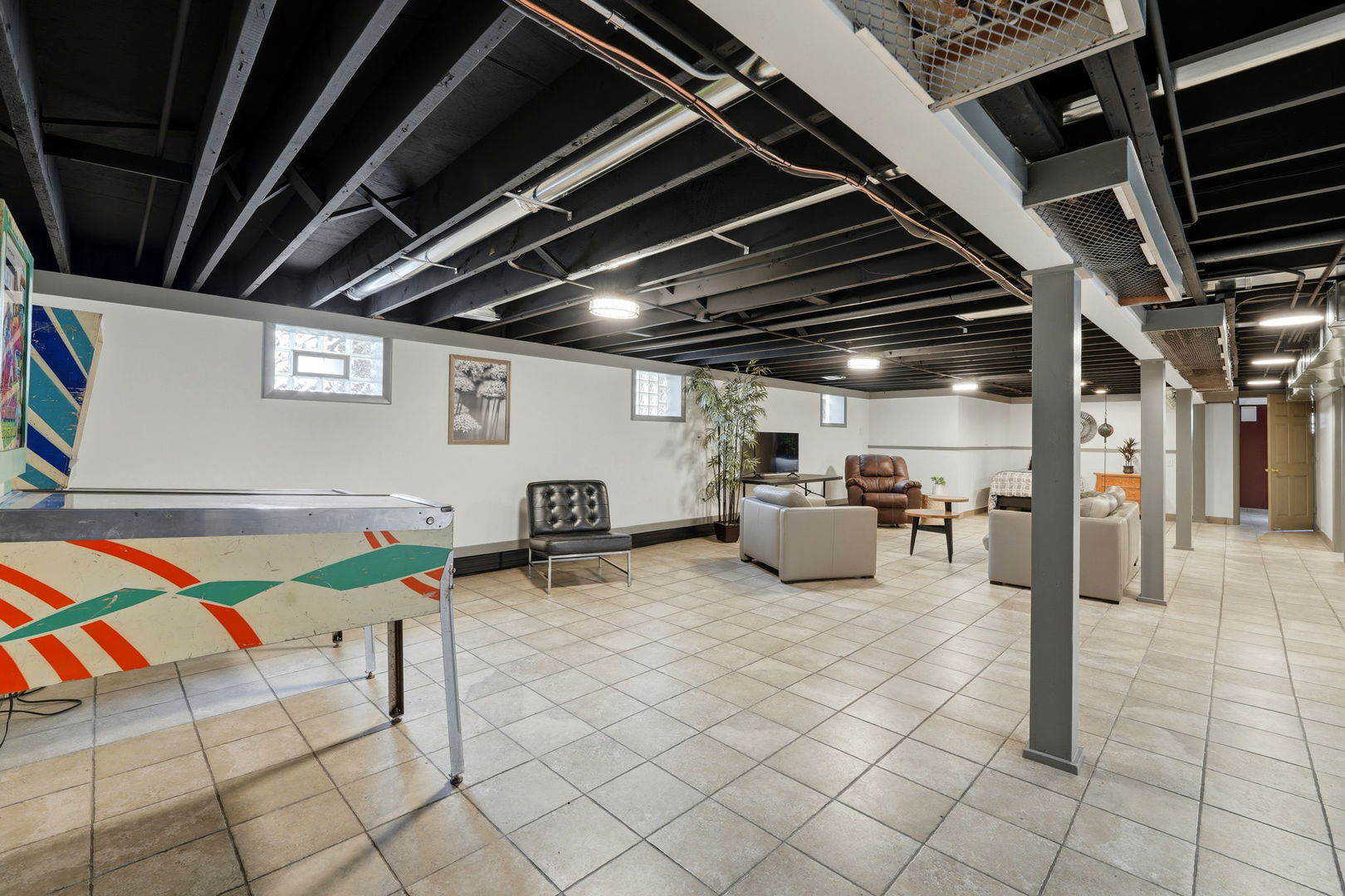 7235 W Barry Avenue, Chicago, IL 60707