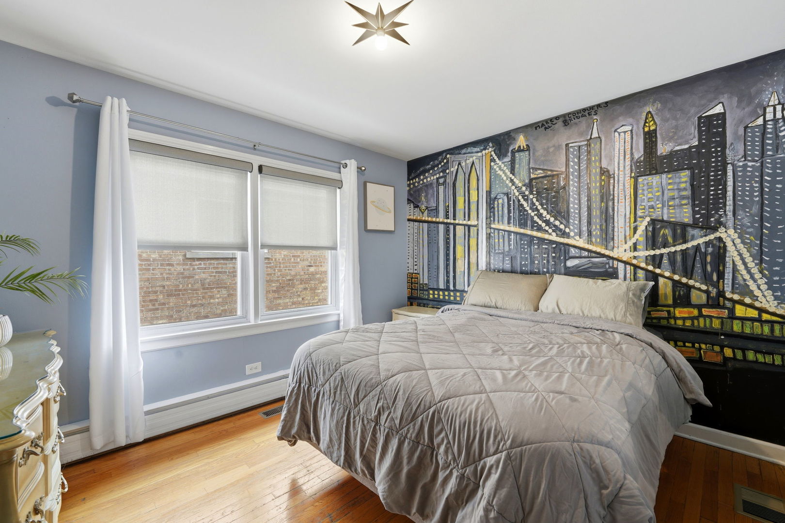7235 W Barry Avenue, Chicago, IL 60707