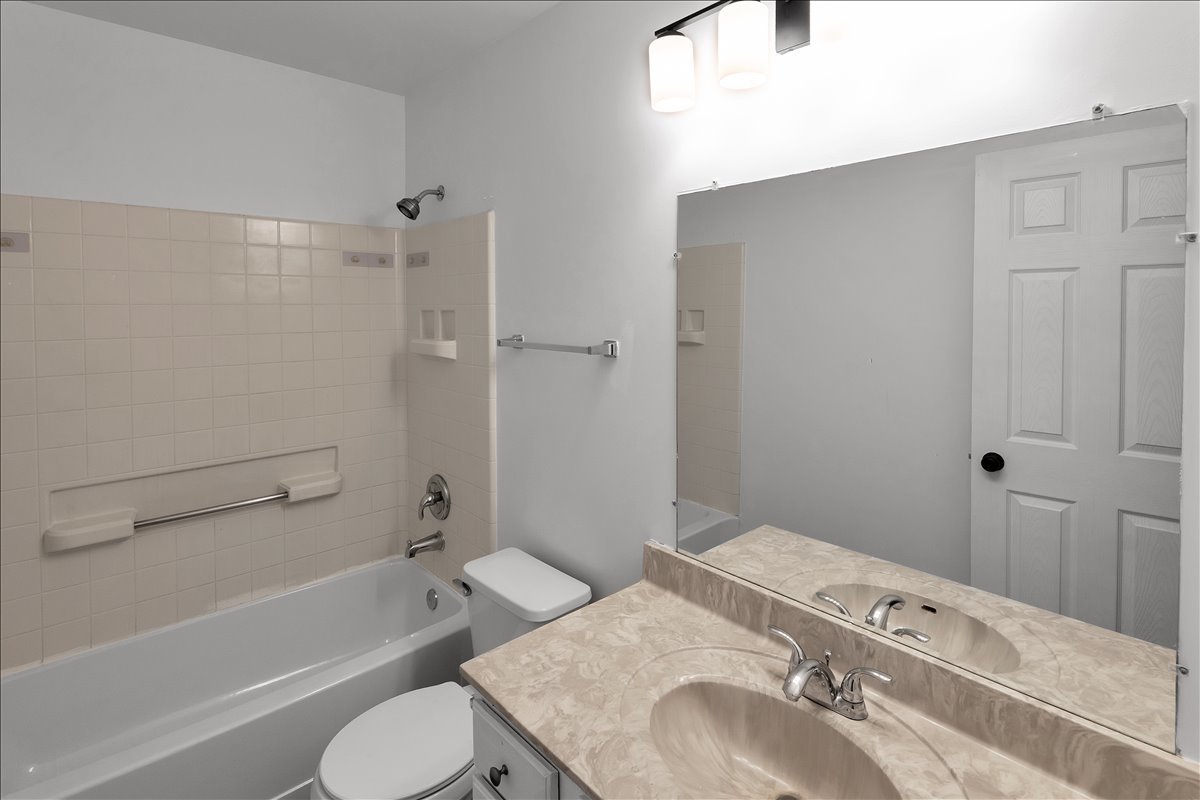 984 Four Seasons Boulevard, Aurora, IL 60504