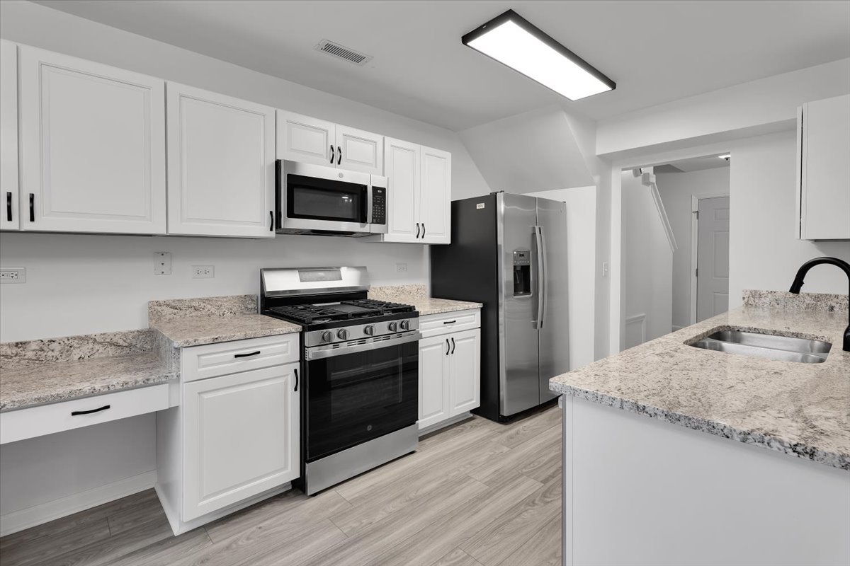 984 Four Seasons Boulevard, Aurora, IL 60504