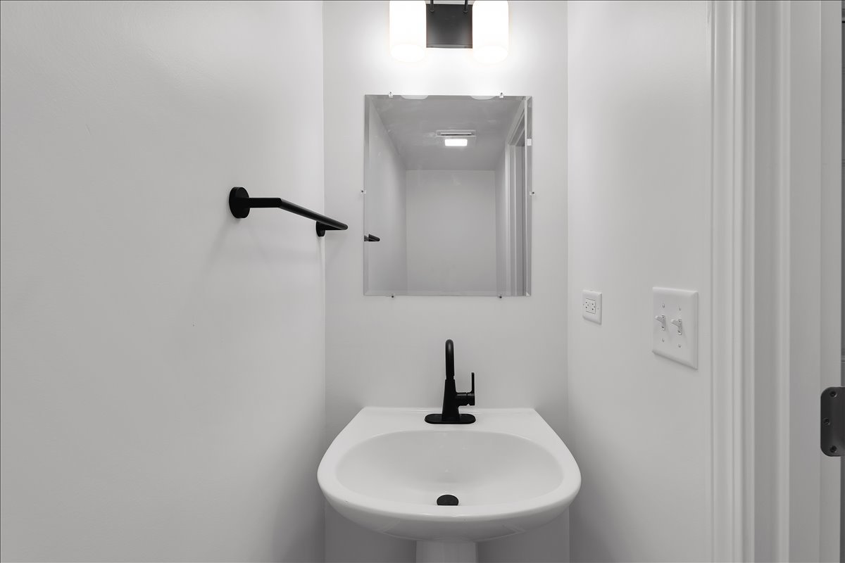 984 Four Seasons Boulevard, Aurora, IL 60504