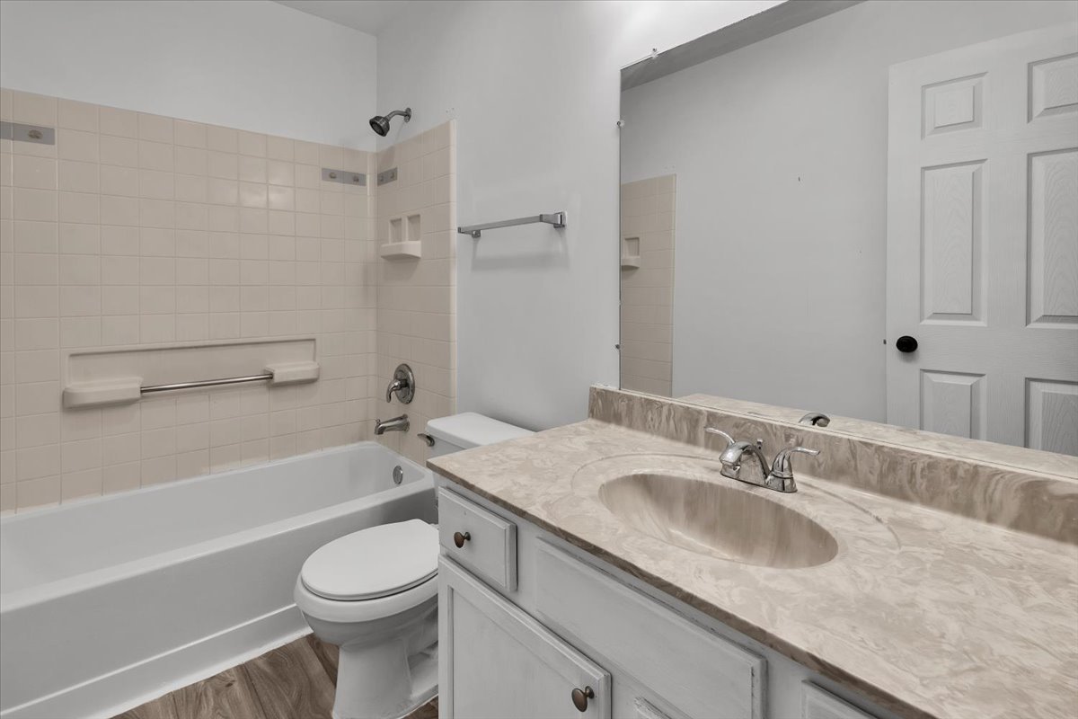 984 Four Seasons Boulevard, Aurora, IL 60504