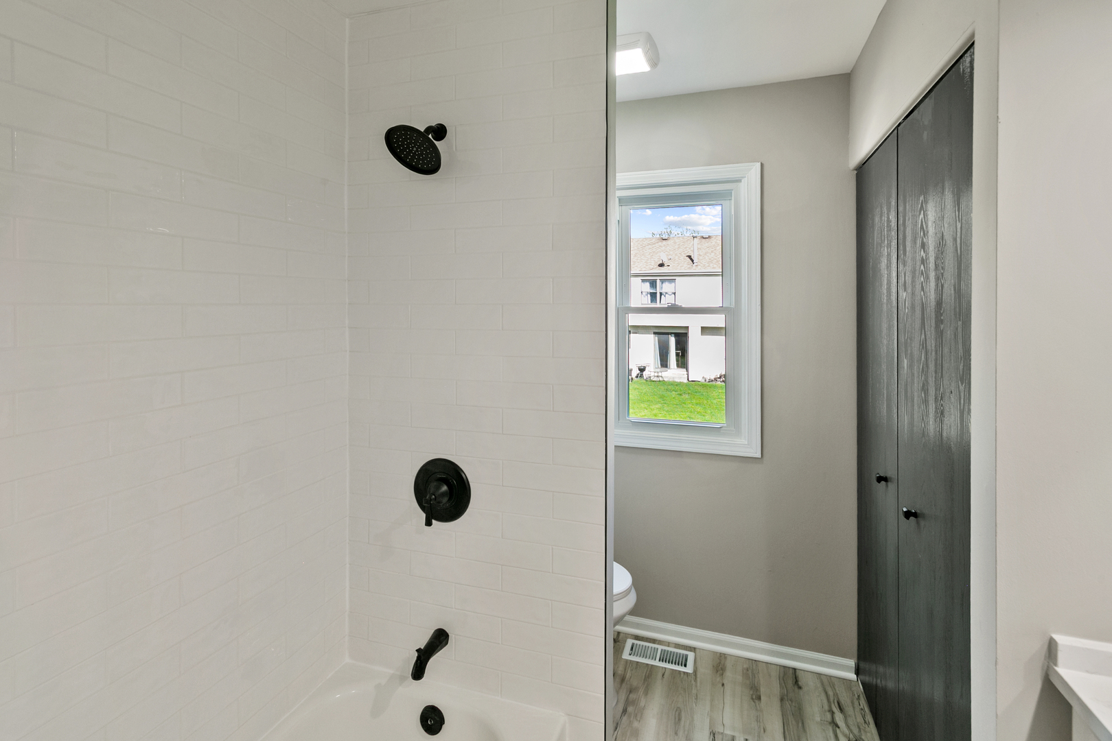 731 Roaring Brook Lane, Algonquin, IL 60102